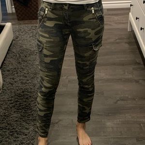 Women’s Mavi army pattern jeans